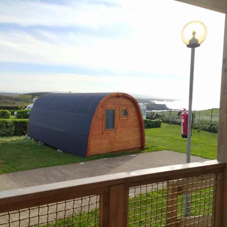 Bungalow 3 Personas - Camping Playa De Tapia 塔皮亚德卡萨列戈 外观 照片