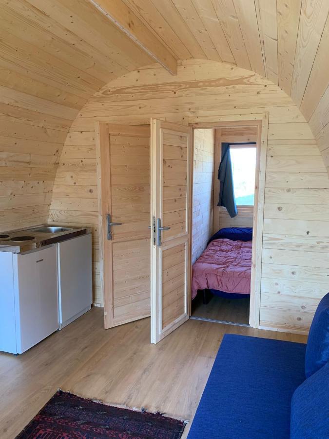 Bungalow 3 Personas - Camping Playa De Tapia 塔皮亚德卡萨列戈 外观 照片